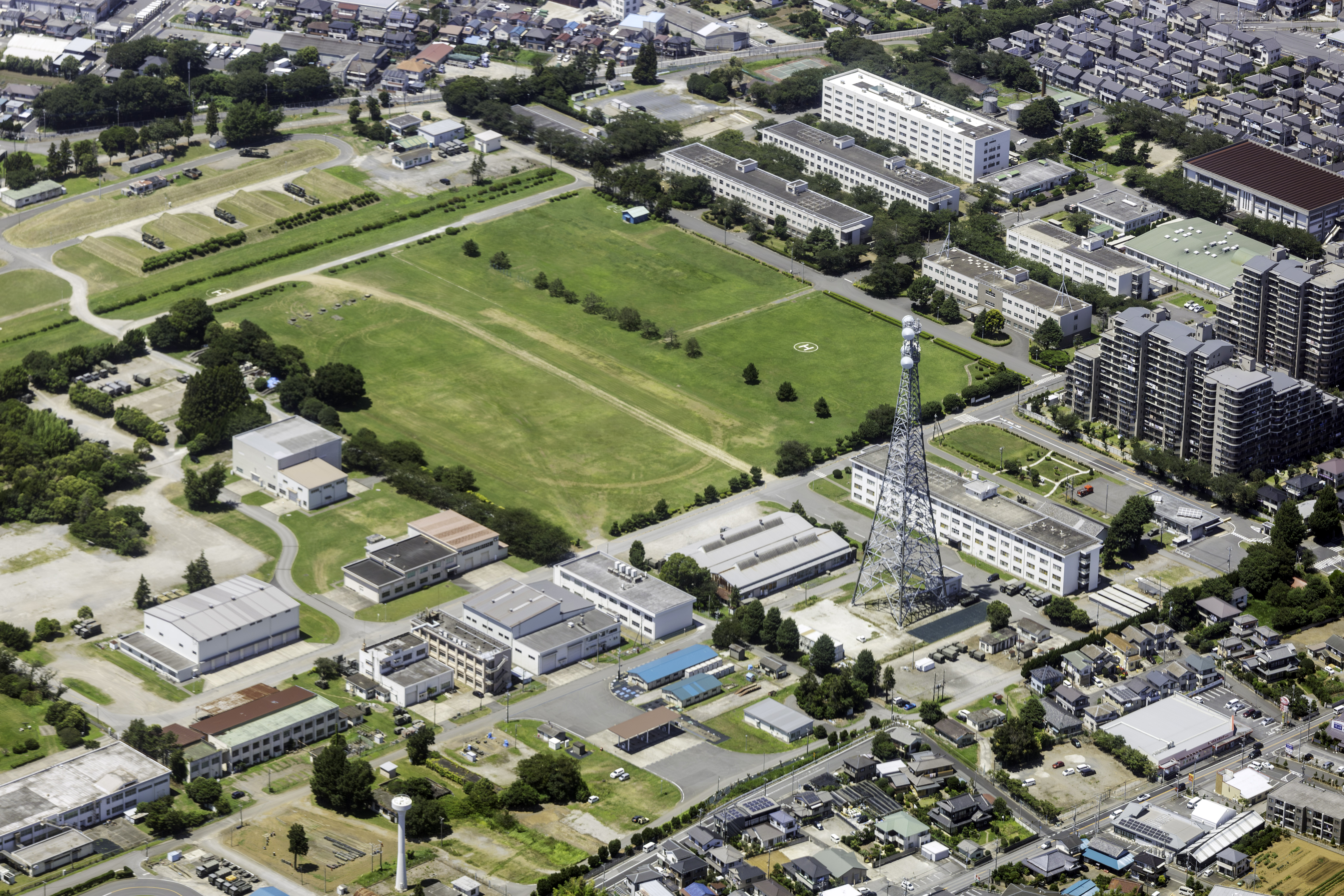 上空から見た陸上自衛隊下志津駐屯地の全景